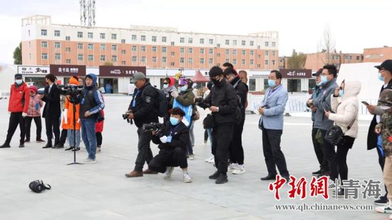 ͼΪý������ڲ迨�κ��ɷ硣������ ��