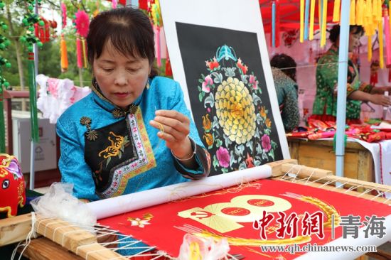 ͼΪ»î¶¯ÏÖ³¡¡£Ê¯ÑÓÊÙ Éã ͼΪ»î¶¯ÏÖ³¡¡£Ê¯ÑÓÊÙ Éã