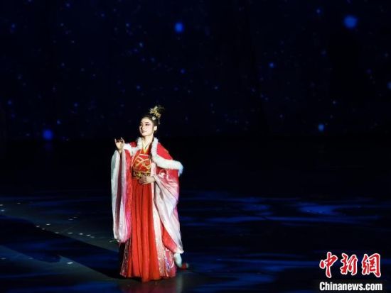 ͼΪ������ʢ�䡷�ݳ��ֳ����������� ��