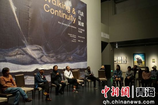 ͼΪ���������������滭��Ʒչ�ֳ��� ��������