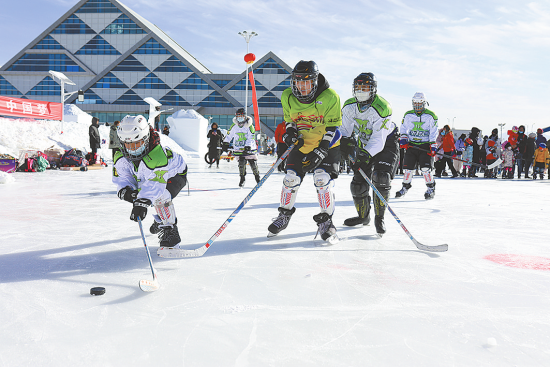 本版图片由王宥力 王湘琳 冶晓刚 马振东 陆广涛 通讯员 马俊杰 摄 本版图片由王宥力 王湘琳 冶晓刚 马振东 陆广涛 通讯员 马俊杰 摄