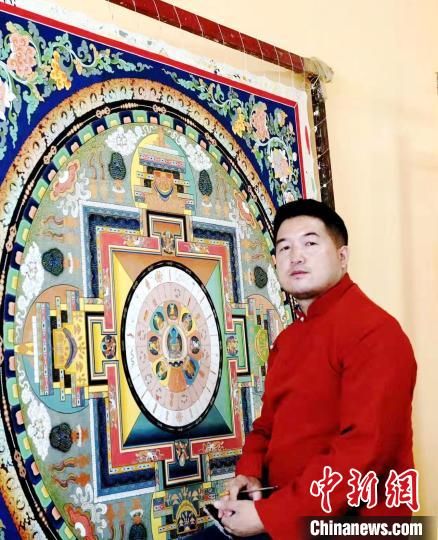 ͼΪ������չʾ�ƿ���Ʒ��������ͼ�������� ��ͼ