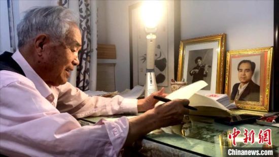 ͼΪʯ����Ȼ�ʸ���ꡡ�������� ��