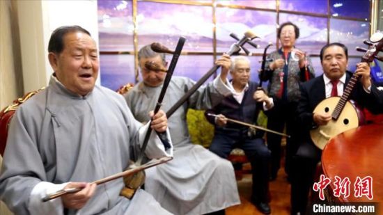 ͼΪʯ��(����)�ͻ�����ݳ��ط����ա�������� ��