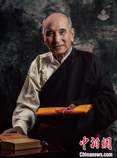 图为青海省唯一一位“国医大师”荣誉称号获得者尼玛。(资料图) 青海省藏医院 供图 图为青海省唯一一位“国医大师”荣誉称号获得者尼玛。(资料图) 青海省藏医院 供图