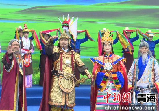 图为开幕式上的节目表演。兴海融媒供图 图为开幕式上的节目表演。兴海融媒供图