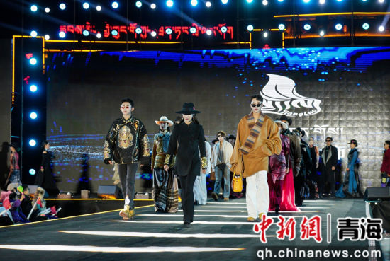 ͼΪ»î¶¯ÏÖ³¡¡£¹óÄÏÏØÎ¯Ðû´«²¿¹©Í¼ ͼΪ»î¶¯ÏÖ³¡¡£¹óÄÏÏØÎ¯Ðû´«²¿¹©Í¼